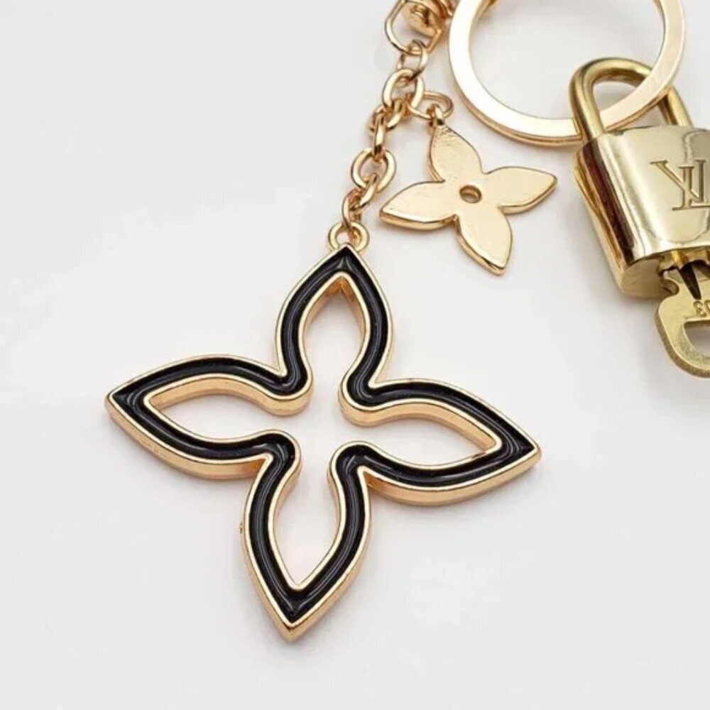 Louis Vuitton Gold Padlock 🔒 Key Set Authentic LV w/ Unbranded Clover Keychain - Picture 3 of 9